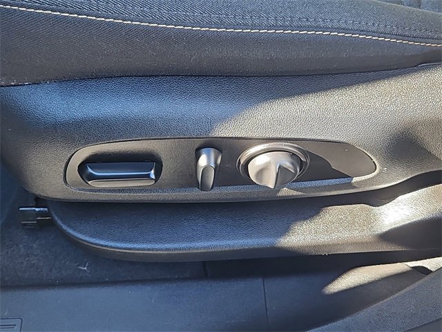 Used 2021 Chevrolet Equinox LT image 21