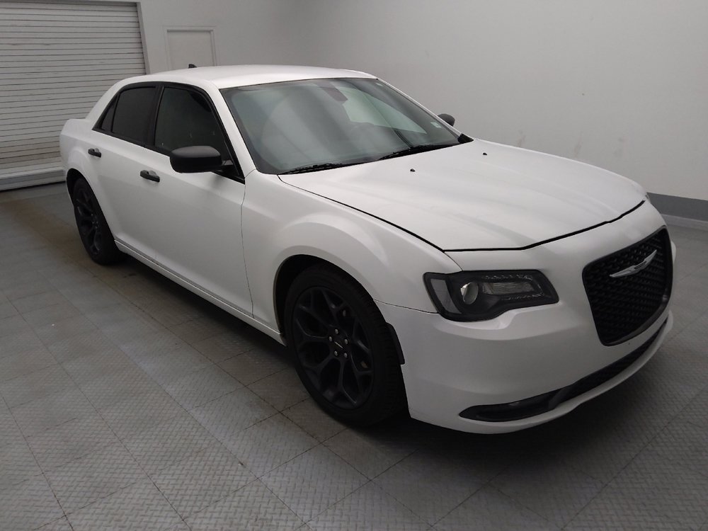 Used 2019 Chrysler 300 S RWD image 13
