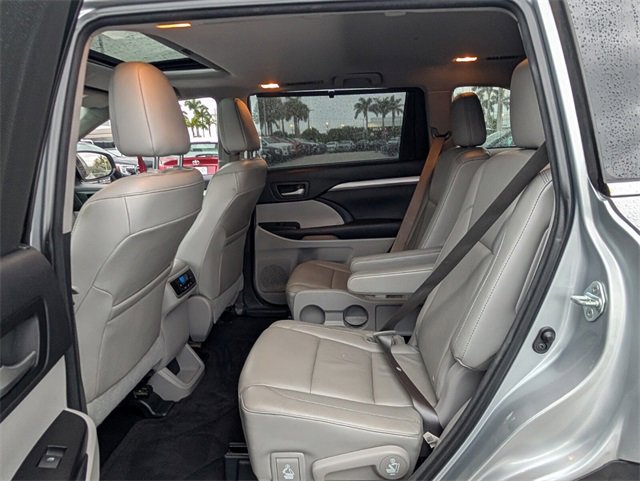 Used 2015 Toyota Highlander XLE image 7