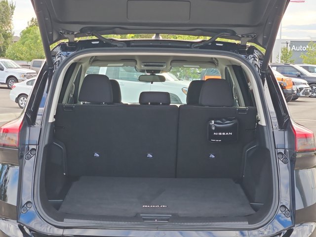 Used 2026 Nissan Rogue SV FWD image 6