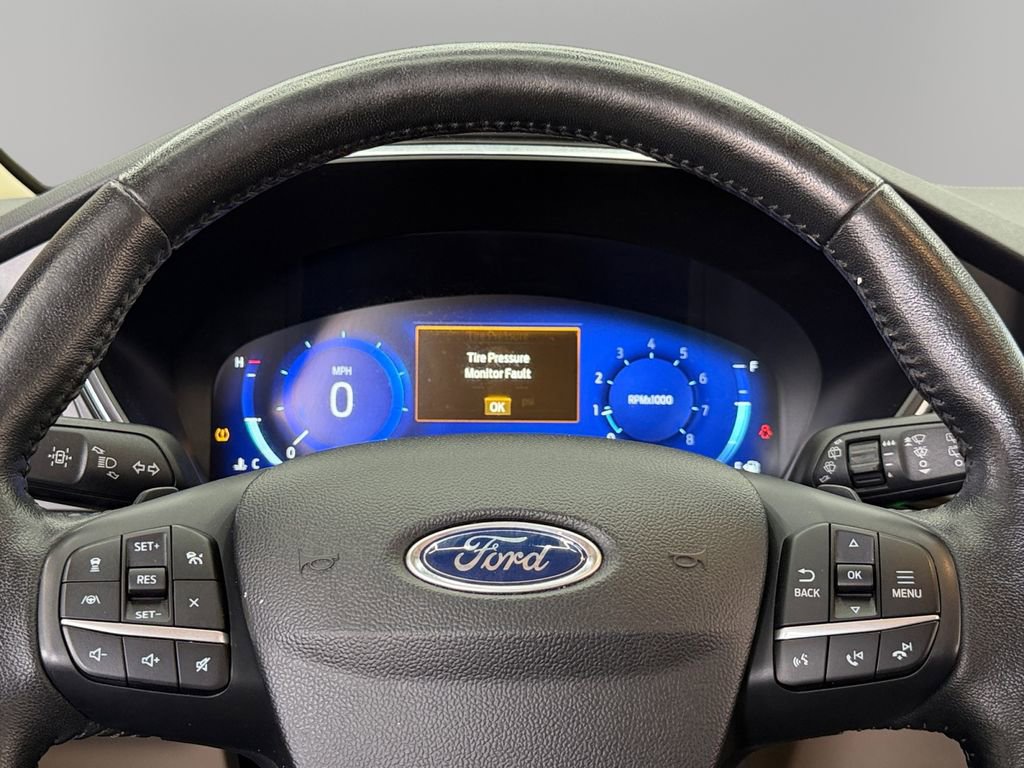 Used 2020 Ford Escape Titanium image 17