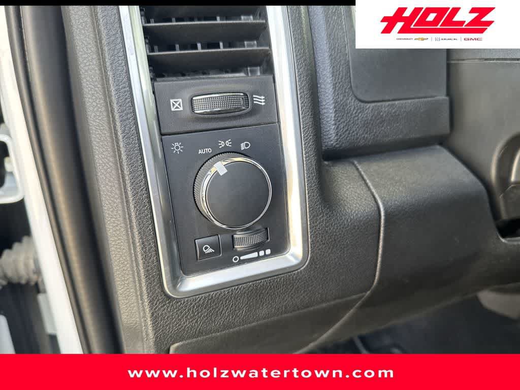 Used 2023 RAM 1500 Classic SLT AWD/4WD image 20