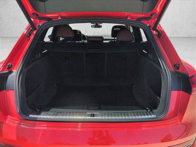 Used 2019 Audi e-tron Prestige w/ Prestige Package AWD/4WD image 6