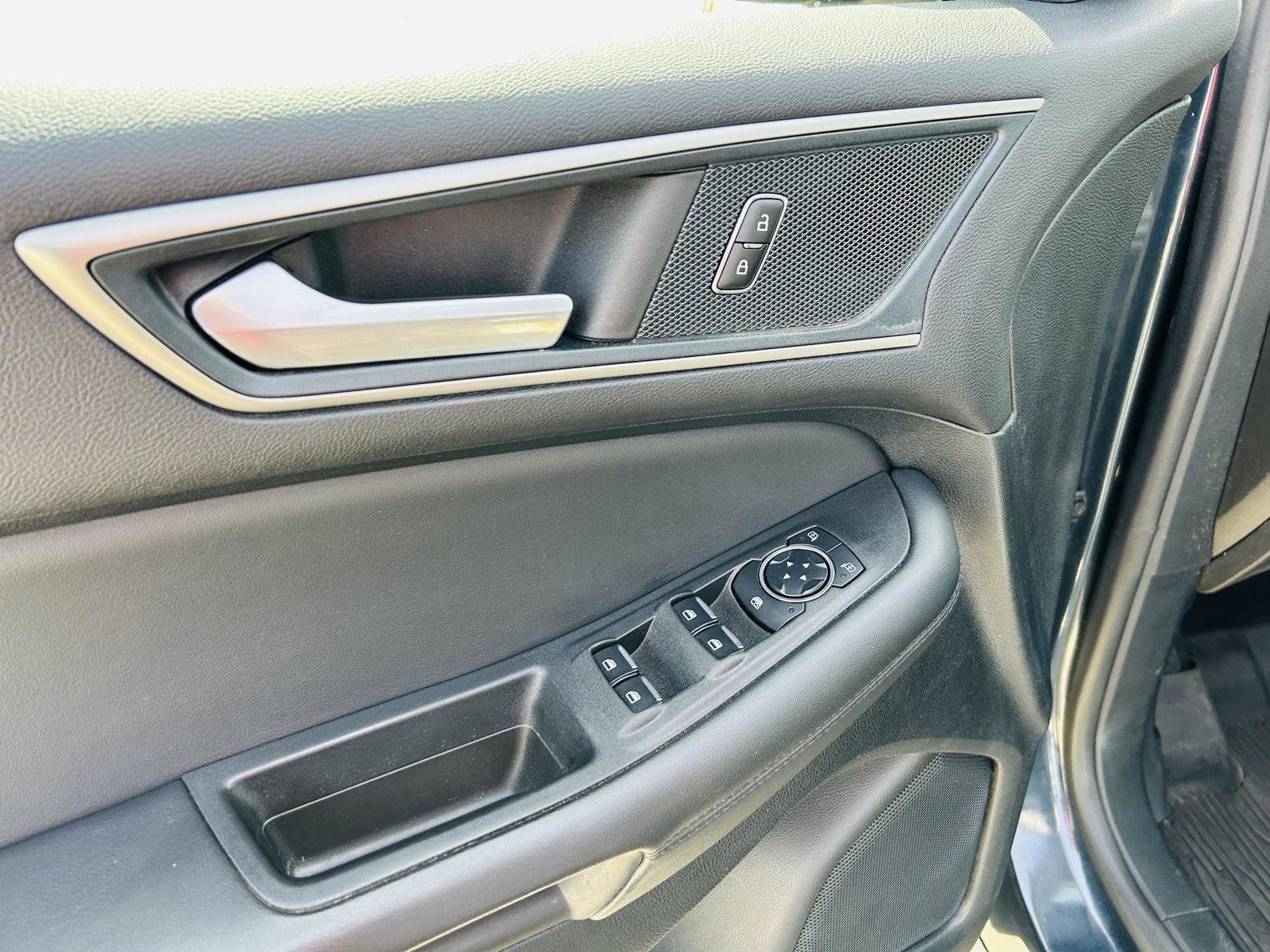 Used 2024 Ford Edge SEL w/ Convenience Package image 14