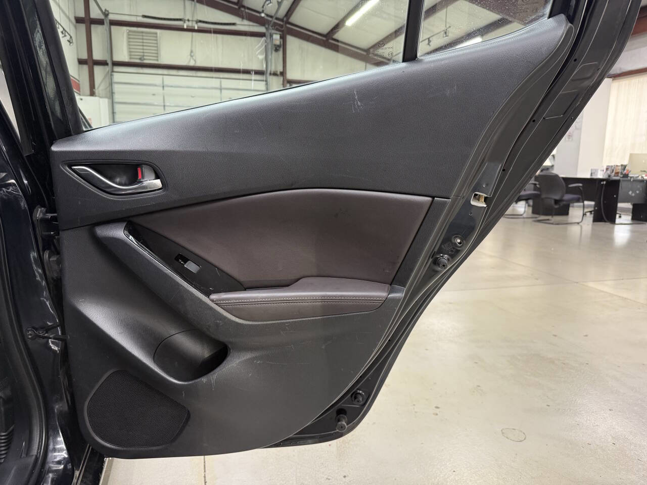 Used 2018 MAZDA MAZDA3 Touring FWD image 14