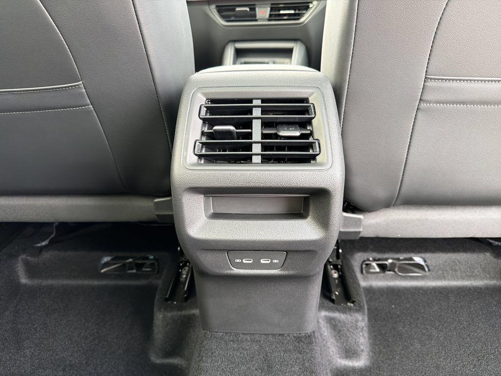 New 2026 Volkswagen Tiguan SE R-Line FWD image 23