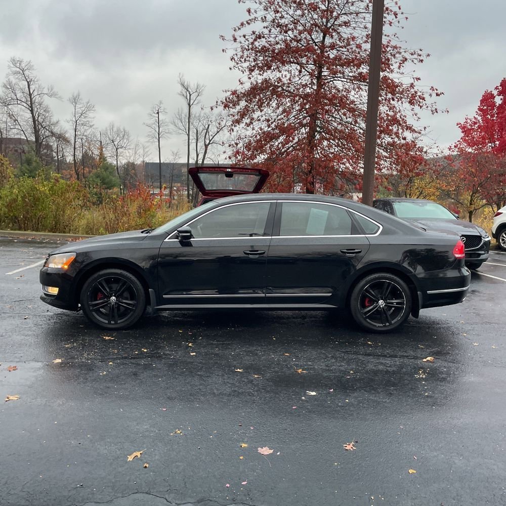 Used 2015 Volkswagen Passat 1.8T SEL Premium image 4