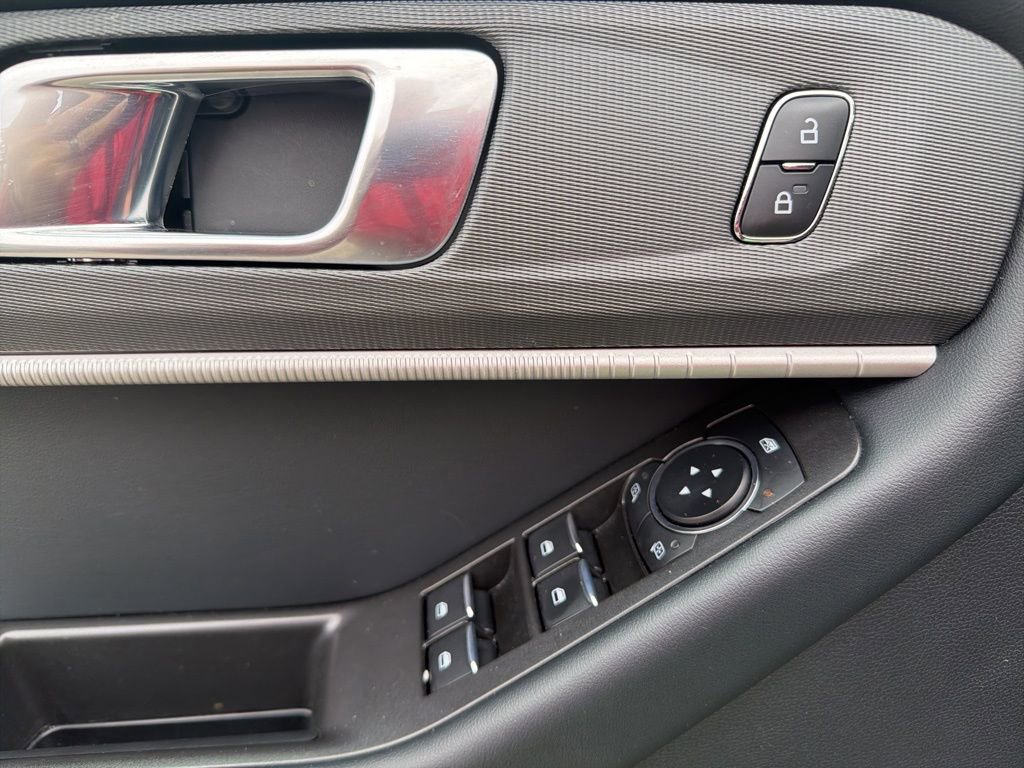 Certified 2025 Ford Explorer ST-Line image 15