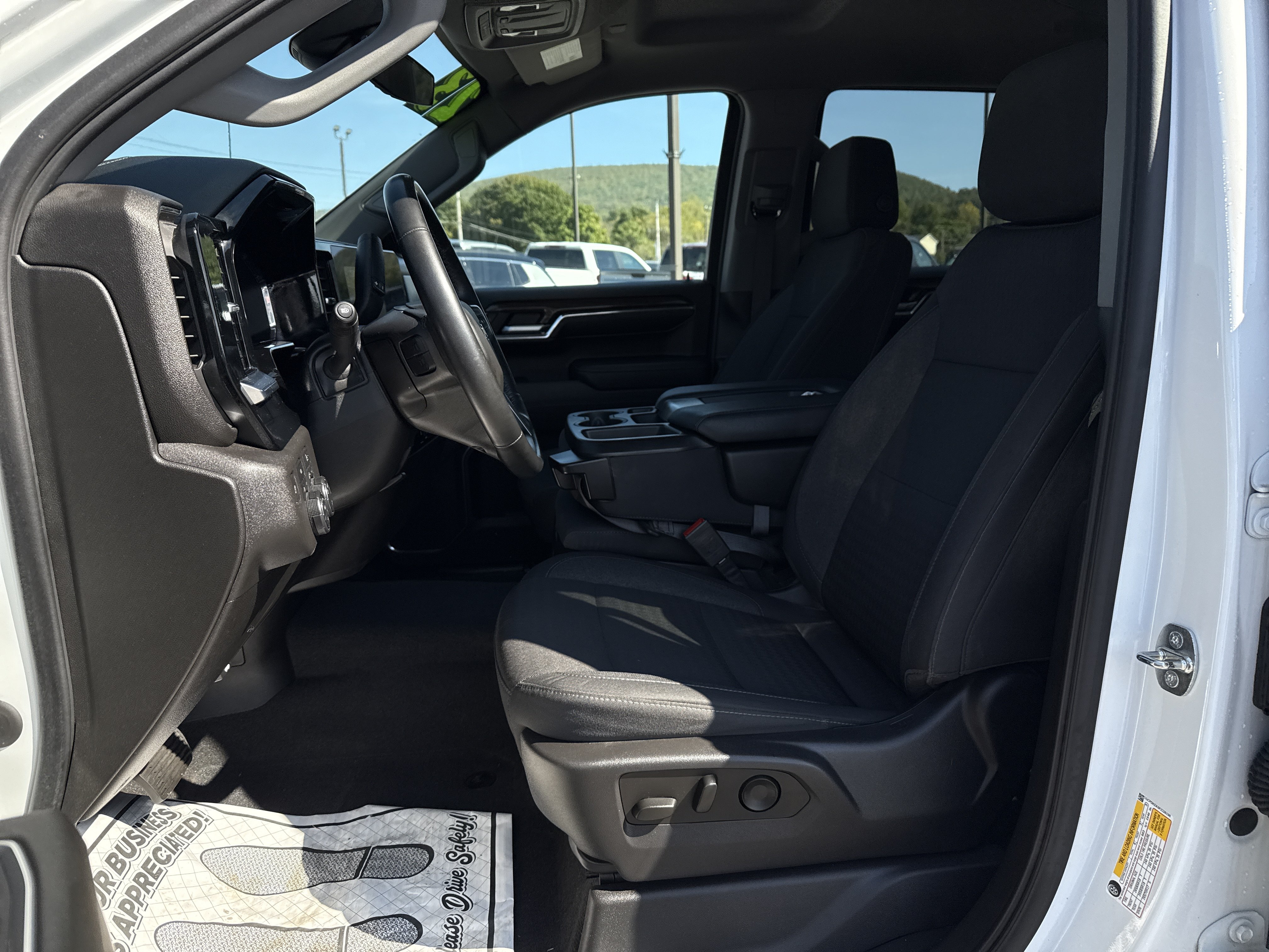 Used 2023 Chevrolet Silverado 1500 LT AWD/4WD image 12
