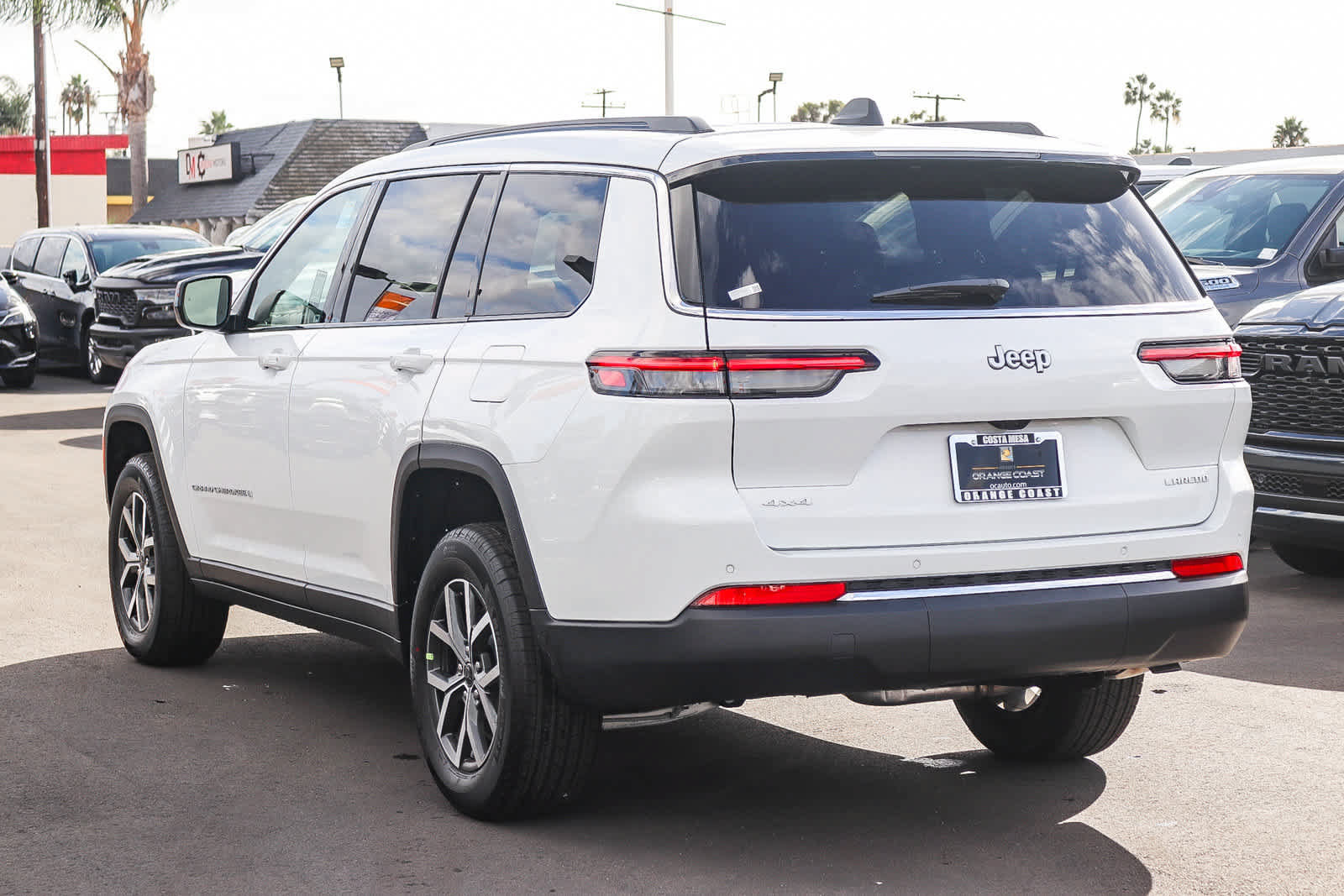 New 2027 Jeep Grand Cherokee L Laredo AWD/4WD image 6