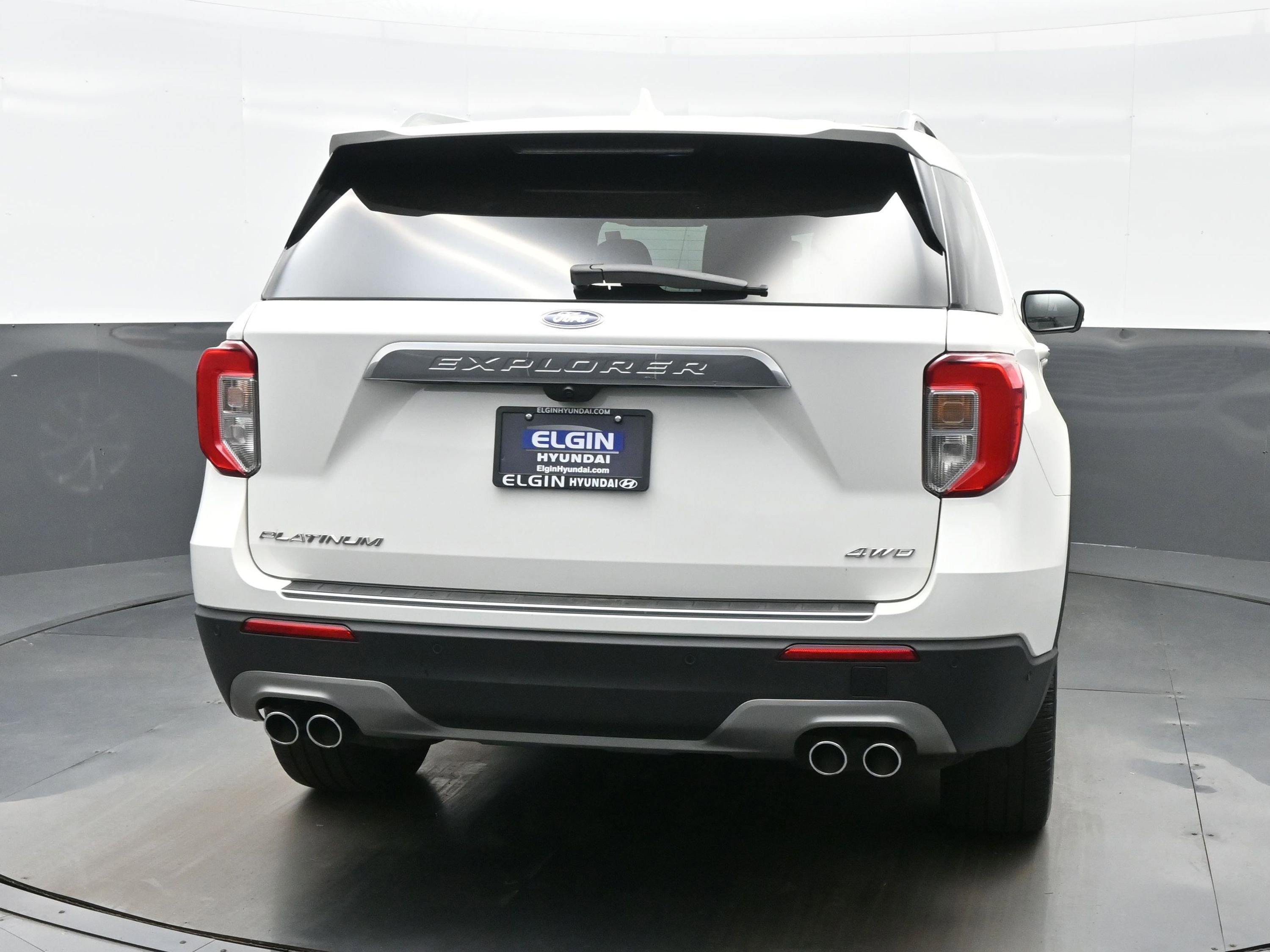Used 2023 Ford Explorer Platinum w/ Technology Package AWD/4WD image 5