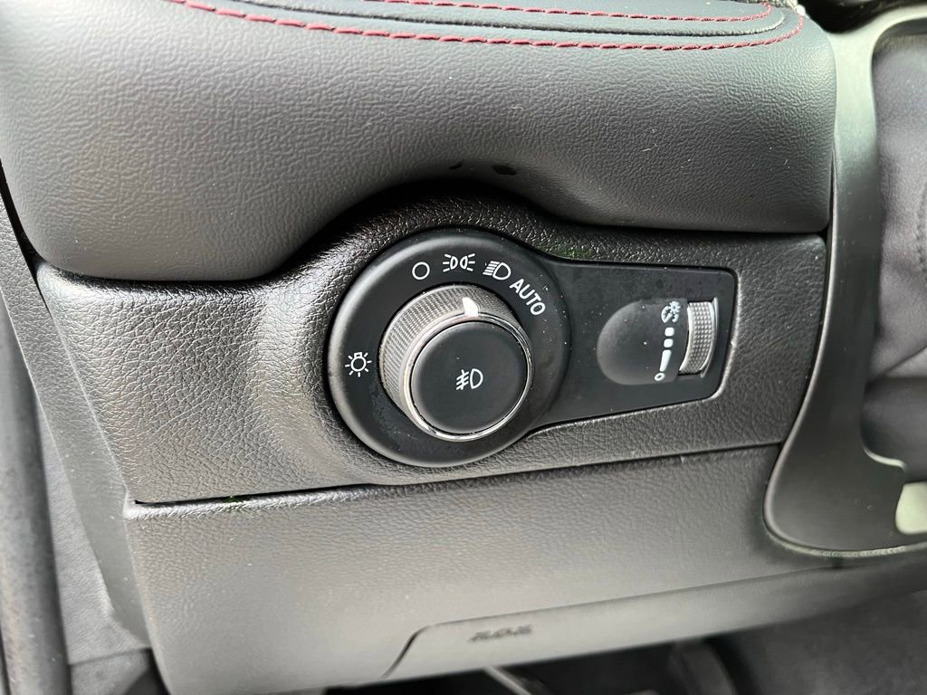 Used 2022 Dodge Durango R/T w/ Blacktop Package image 25