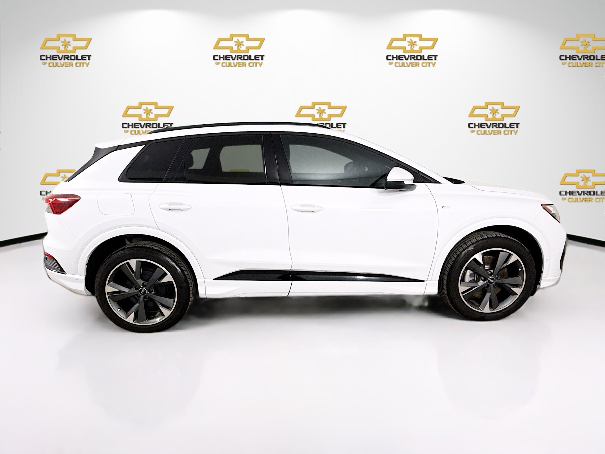 Used 2023 Audi Q4 e-tron Premium Plus w/ Premium Plus image 8