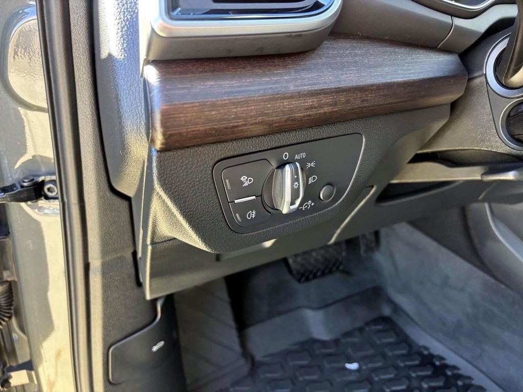 Used 2024 Audi Q5 e Premium image 15