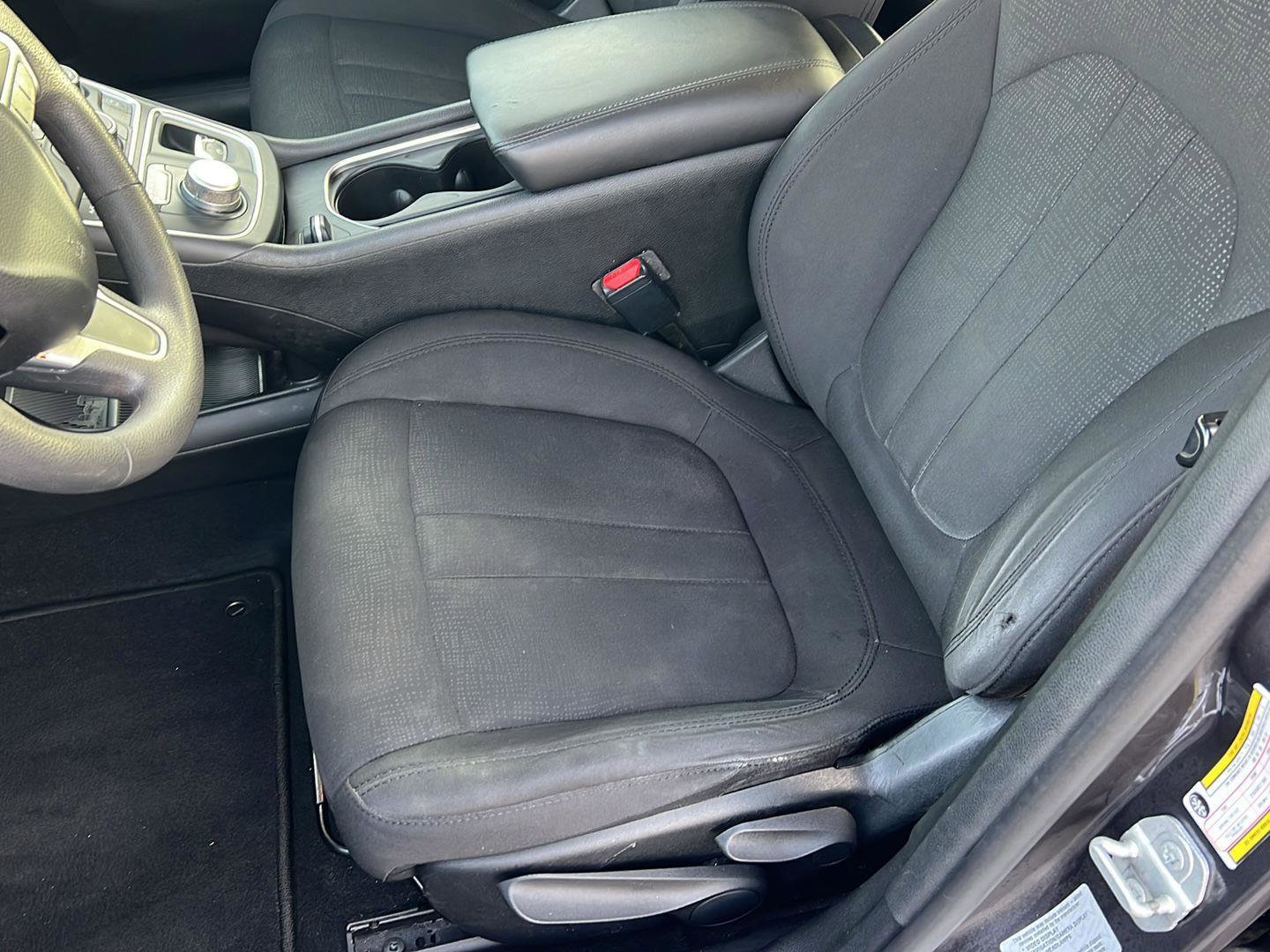 Used 2016 Chrysler 200 Limited image 29