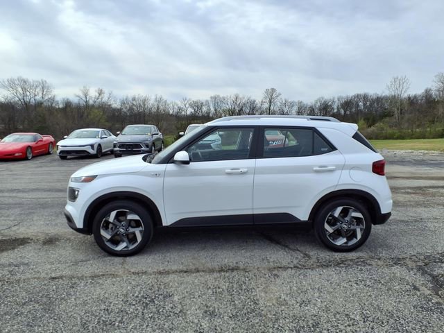 Used 2025 Hyundai Venue SEL image 26
