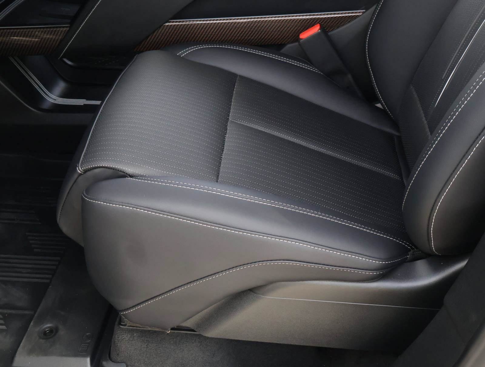Certified 2027 Cadillac Vistiq Luxury AWD/4WD image 20