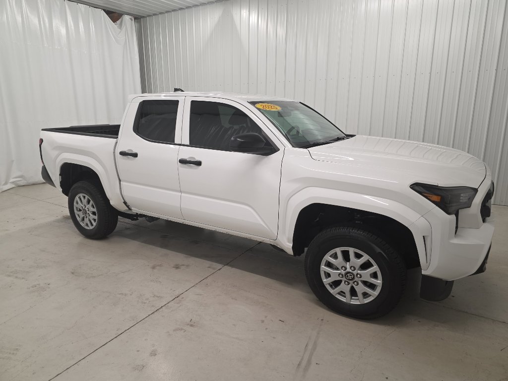 Used 2025 Toyota Tacoma SR AWD/4WD image 3