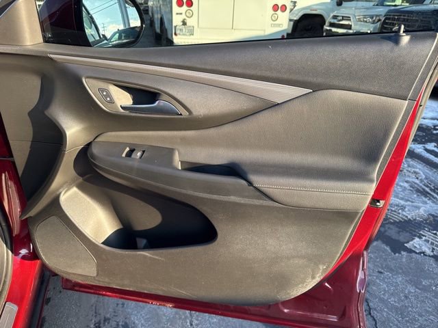 Used 2024 Buick Envista Avenir image 28