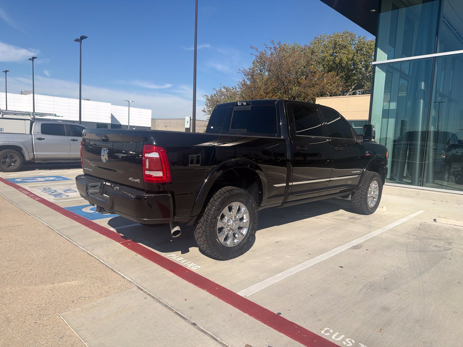 Used 2024 RAM 2500 Limited AWD/4WD image 5