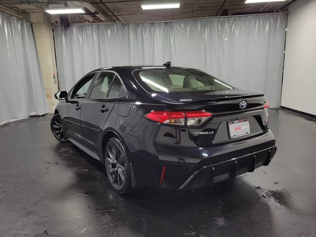 Used 2025 Toyota Corolla SE FWD image 6