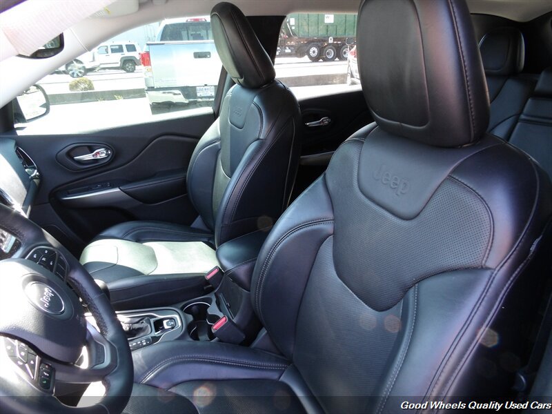 Used 2019 Jeep Cherokee Limited AWD/4WD image 13