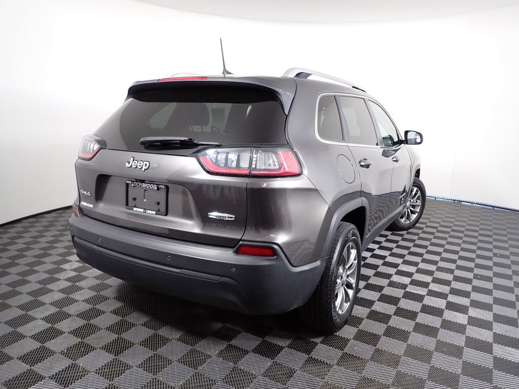 Used 2019 Jeep Cherokee Latitude Plus w/ Cold Weather Group AWD/4WD image 16