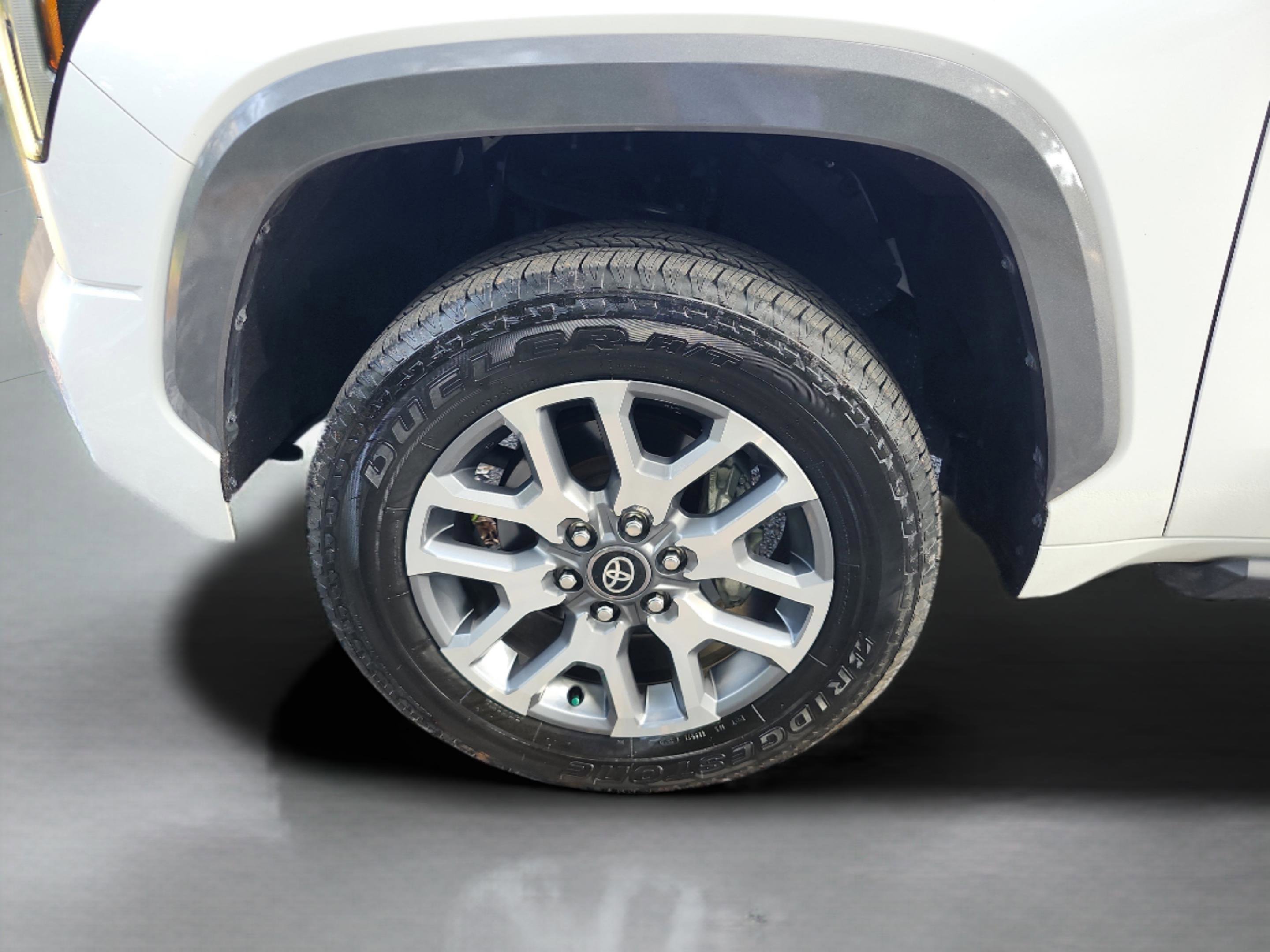 Used 2024 Toyota Tundra Limited image 9