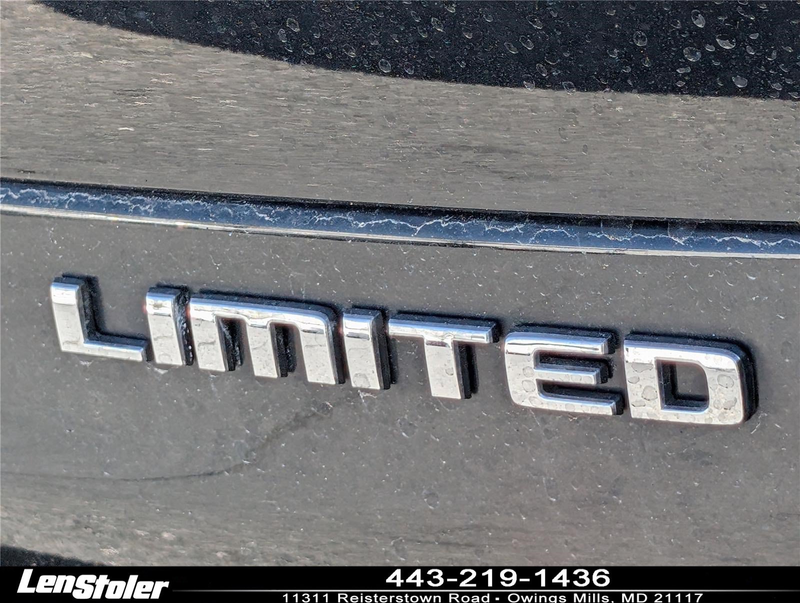Used 2023 Jeep Grand Cherokee L Limited AWD/4WD image 9