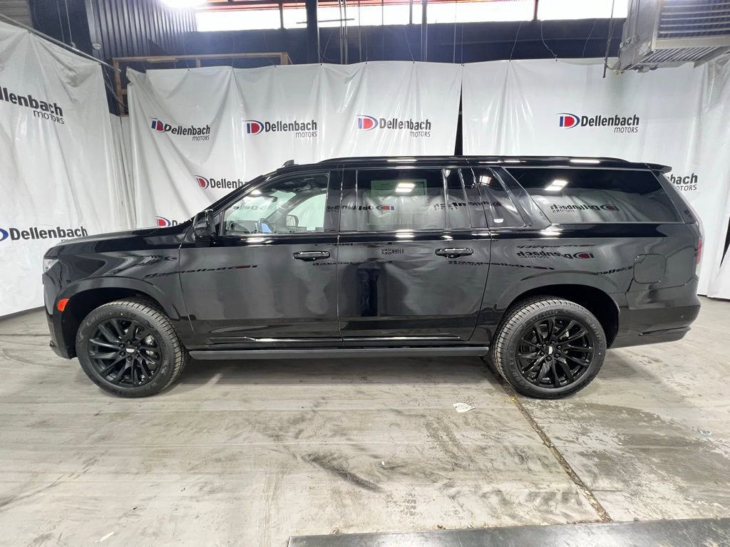 Certified 2023 Cadillac Escalade ESV Sport Platinum w/ LPO, ONYX Package AWD/4WD image 3