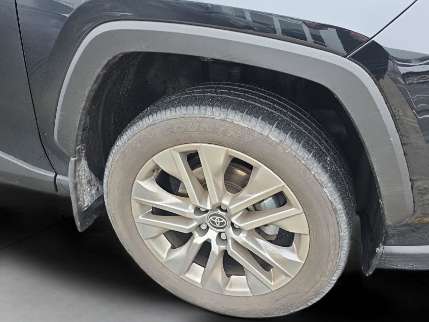 Used 2024 Toyota RAV4 XLE Premium image 61