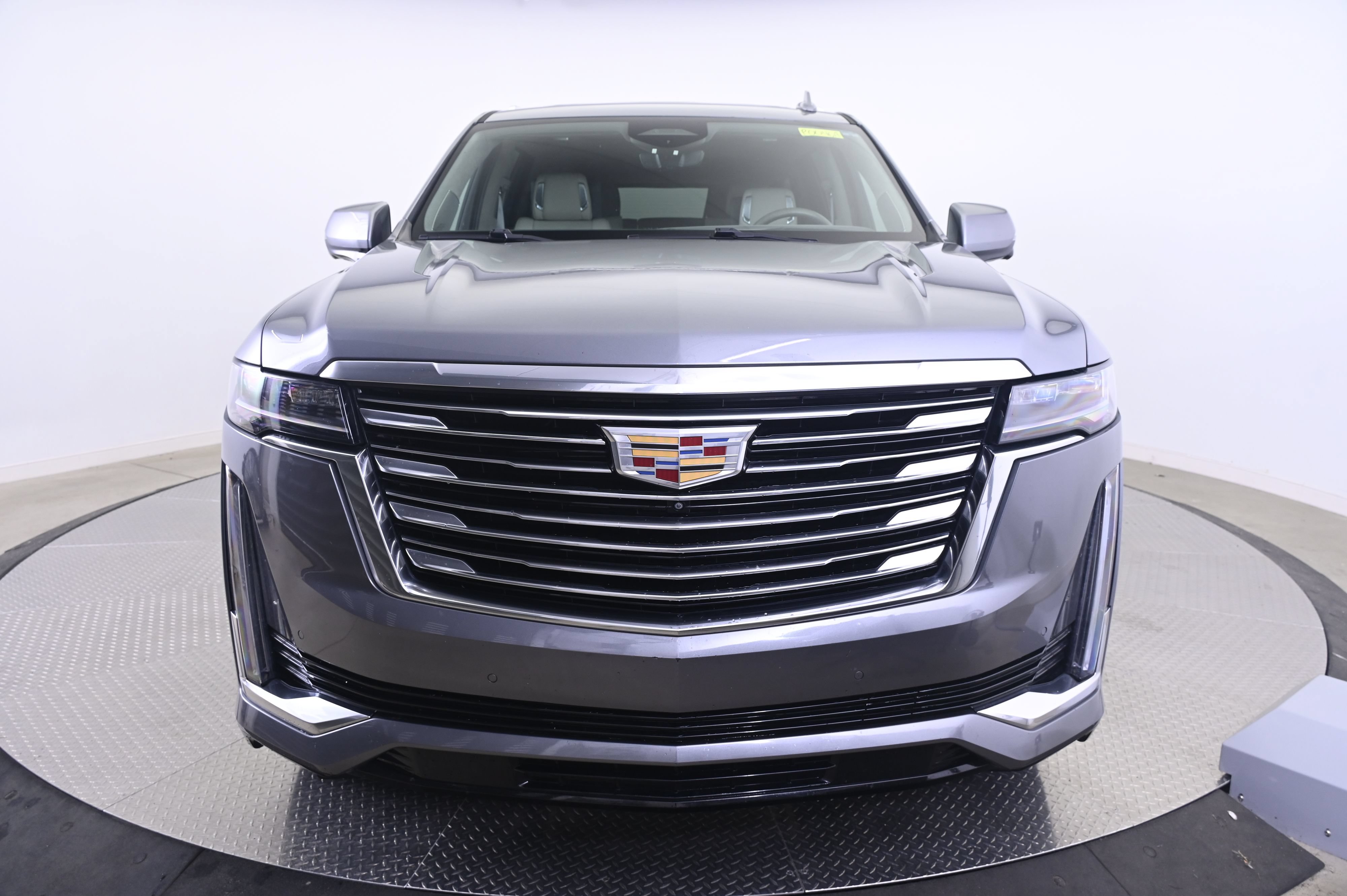 Used 2022 Cadillac Escalade ESV Premium Luxury Platinum AWD/4WD image 10