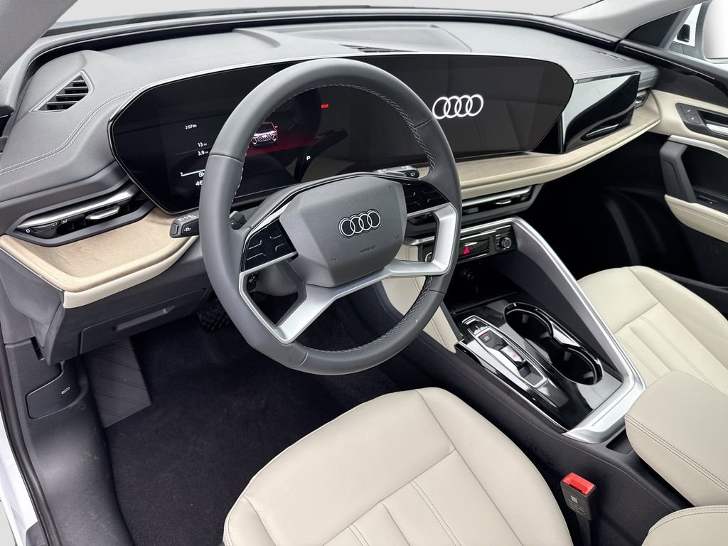 Used 2025 Audi Q5 Premium w/ Convenience Package image 10