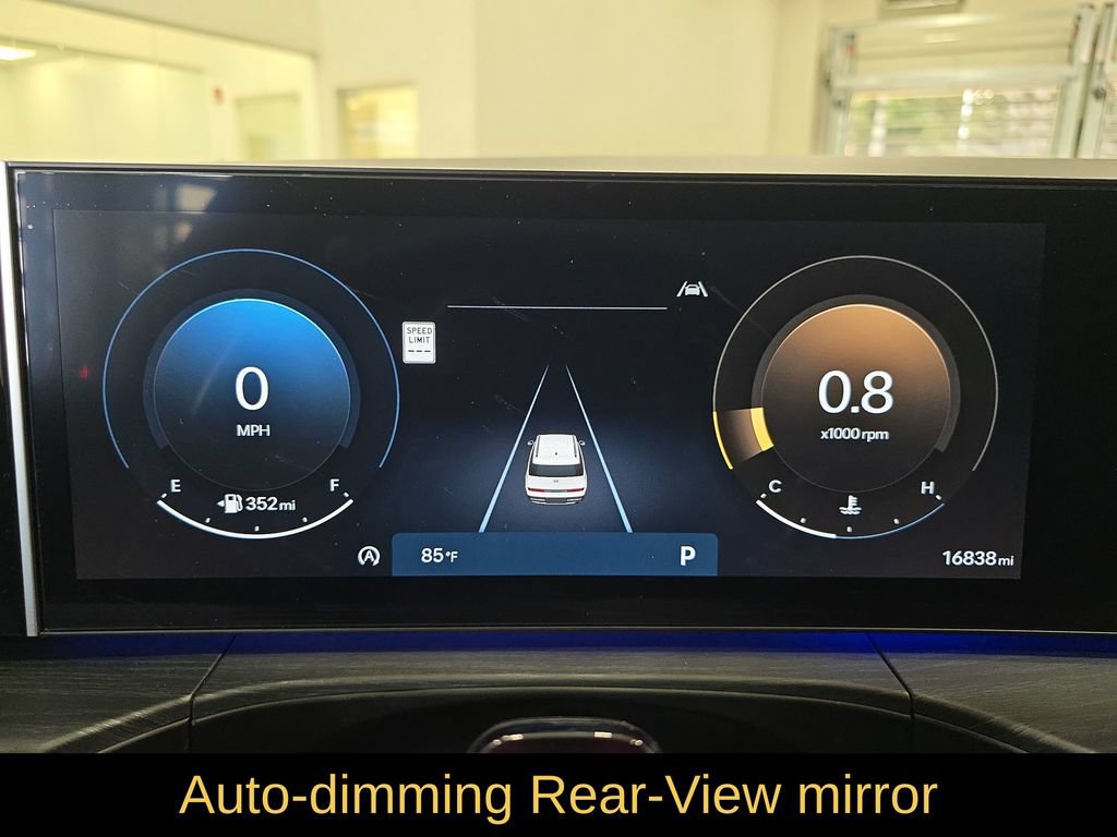Certified 2025 Hyundai Santa Fe Limited AWD/4WD image 17