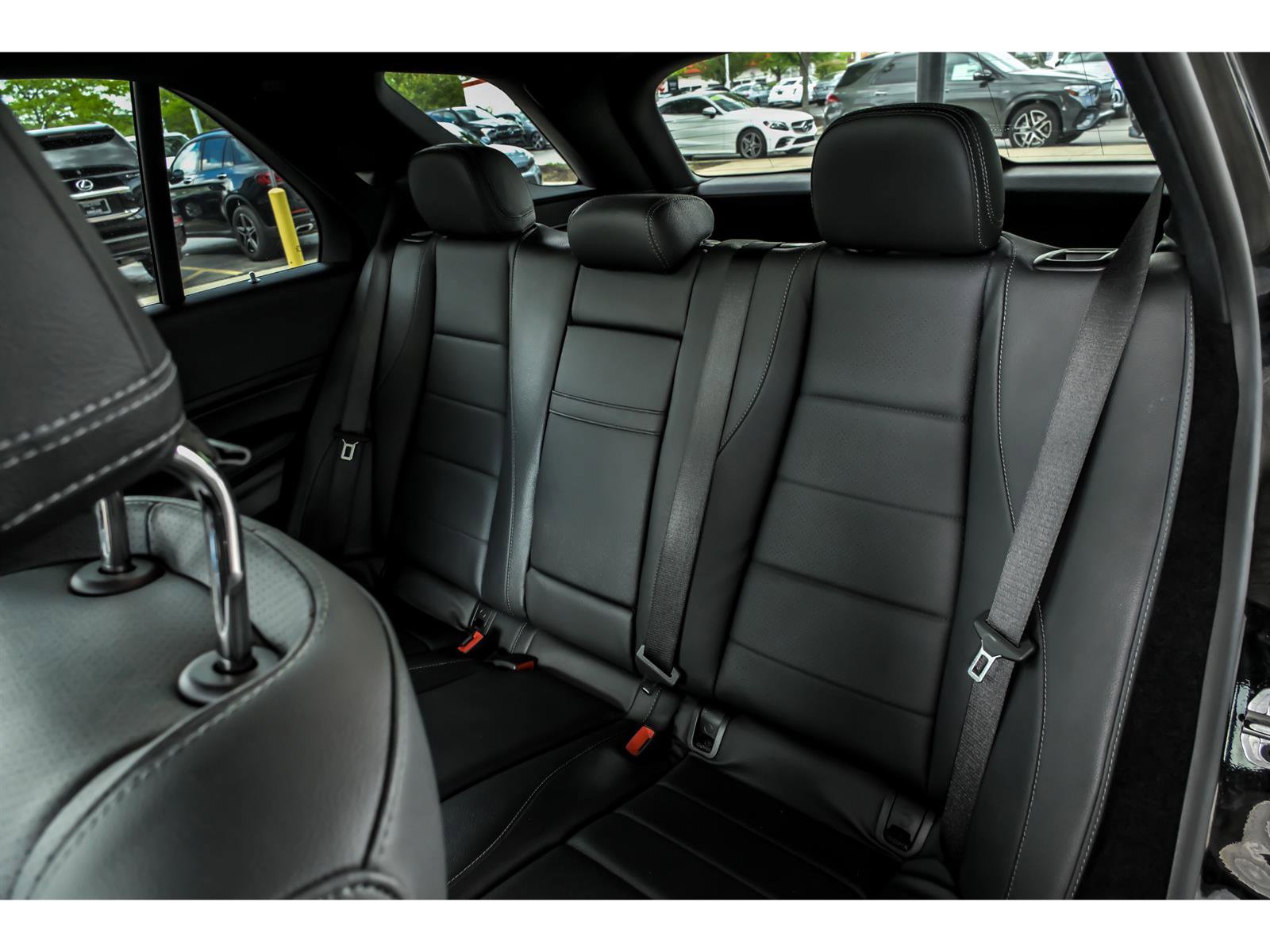 Used 2021 Mercedes-Benz GLE 350 4MATIC w/ Premium Package image 12