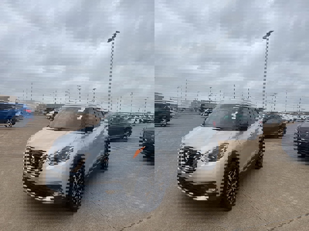 Used 2019 Nissan Kicks SR image 7