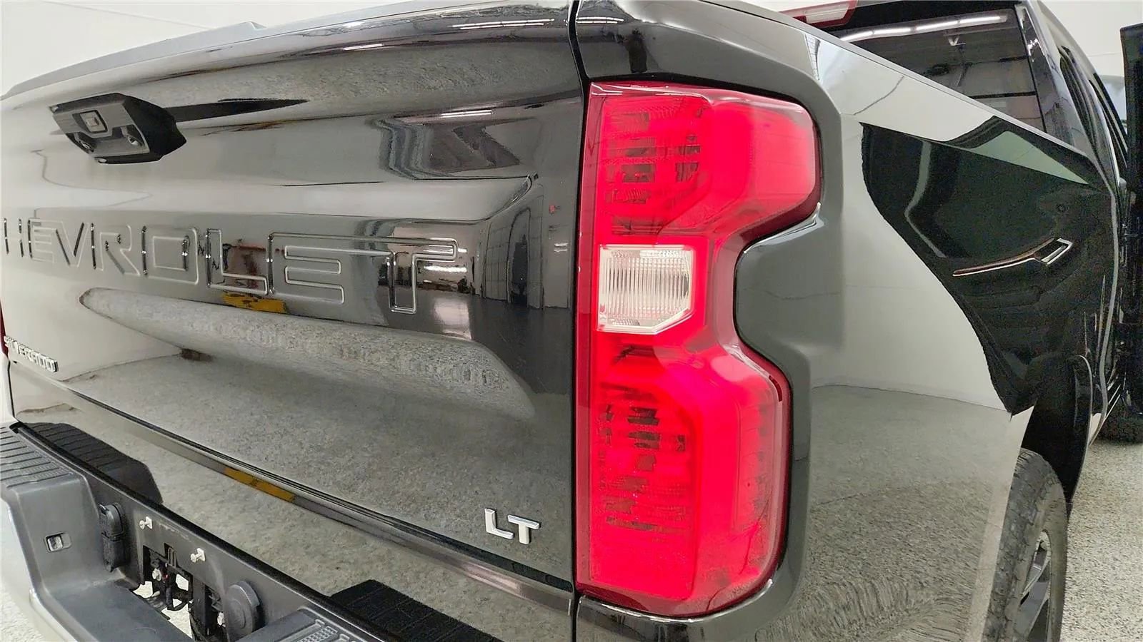 Used 2023 Chevrolet Silverado 1500 LT image 15