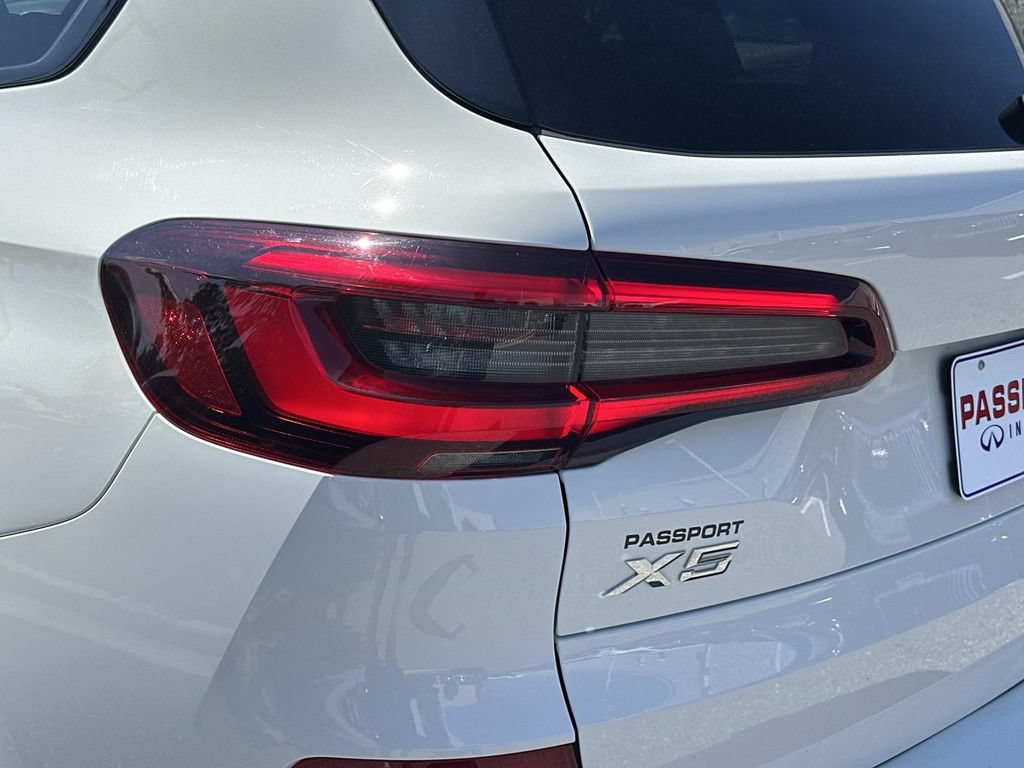 Used 2023 BMW X5 xDrive40i w/ M Sport Package AWD/4WD image 10