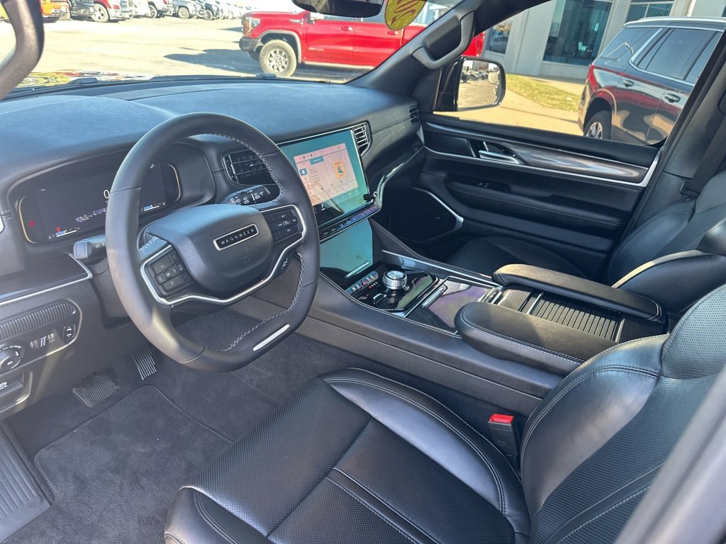 Used 2023 Jeep Wagoneer Base image 17