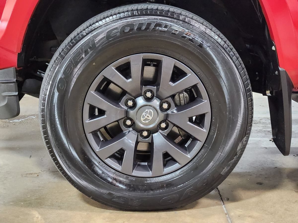 Used 2022 Toyota Tacoma SR5 RWD image 28