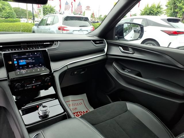 Used 2025 Jeep Grand Cherokee L Altitude AWD/4WD image 11