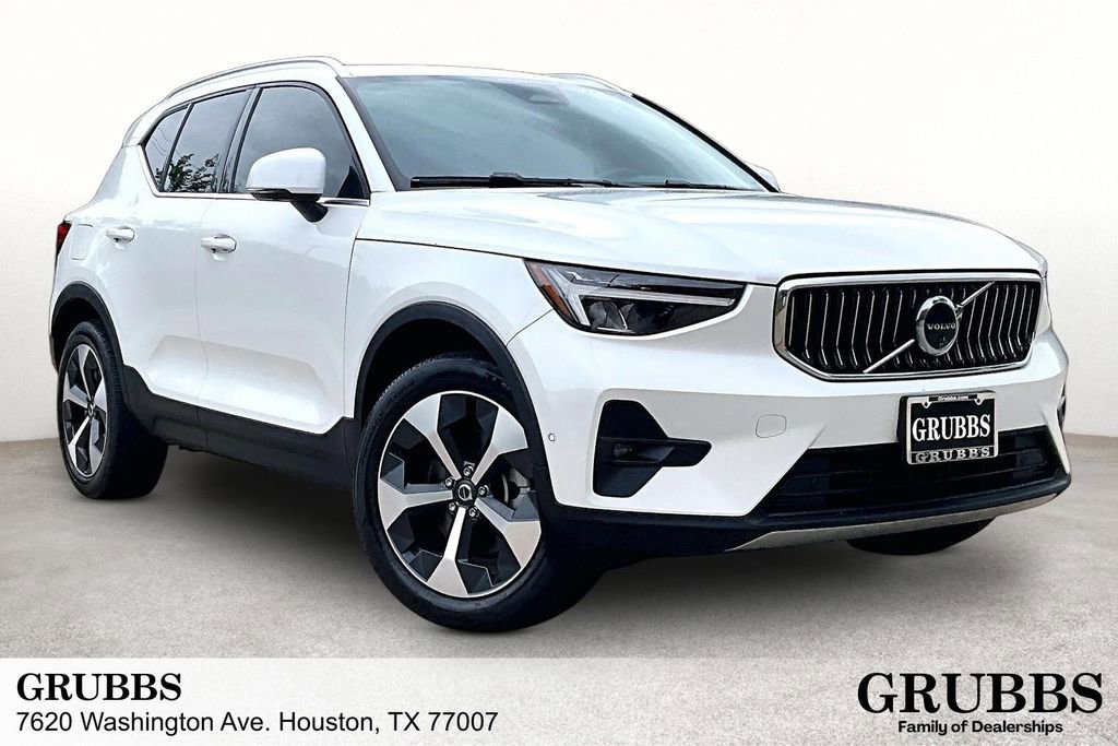 Certified 2024 Volvo XC40 B5 Plus AWD/4WD image 1