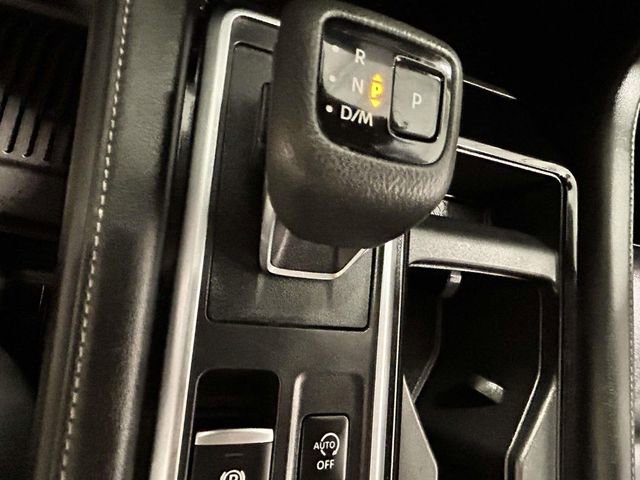 Used 2024 Nissan Pathfinder SL w/ Black Appearance Package FWD image 18