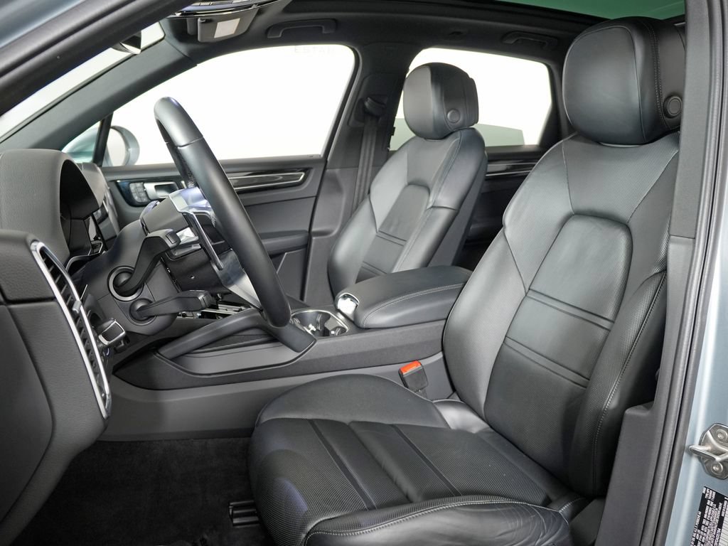 Certified 2023 Porsche Cayenne AWD/4WD image 5