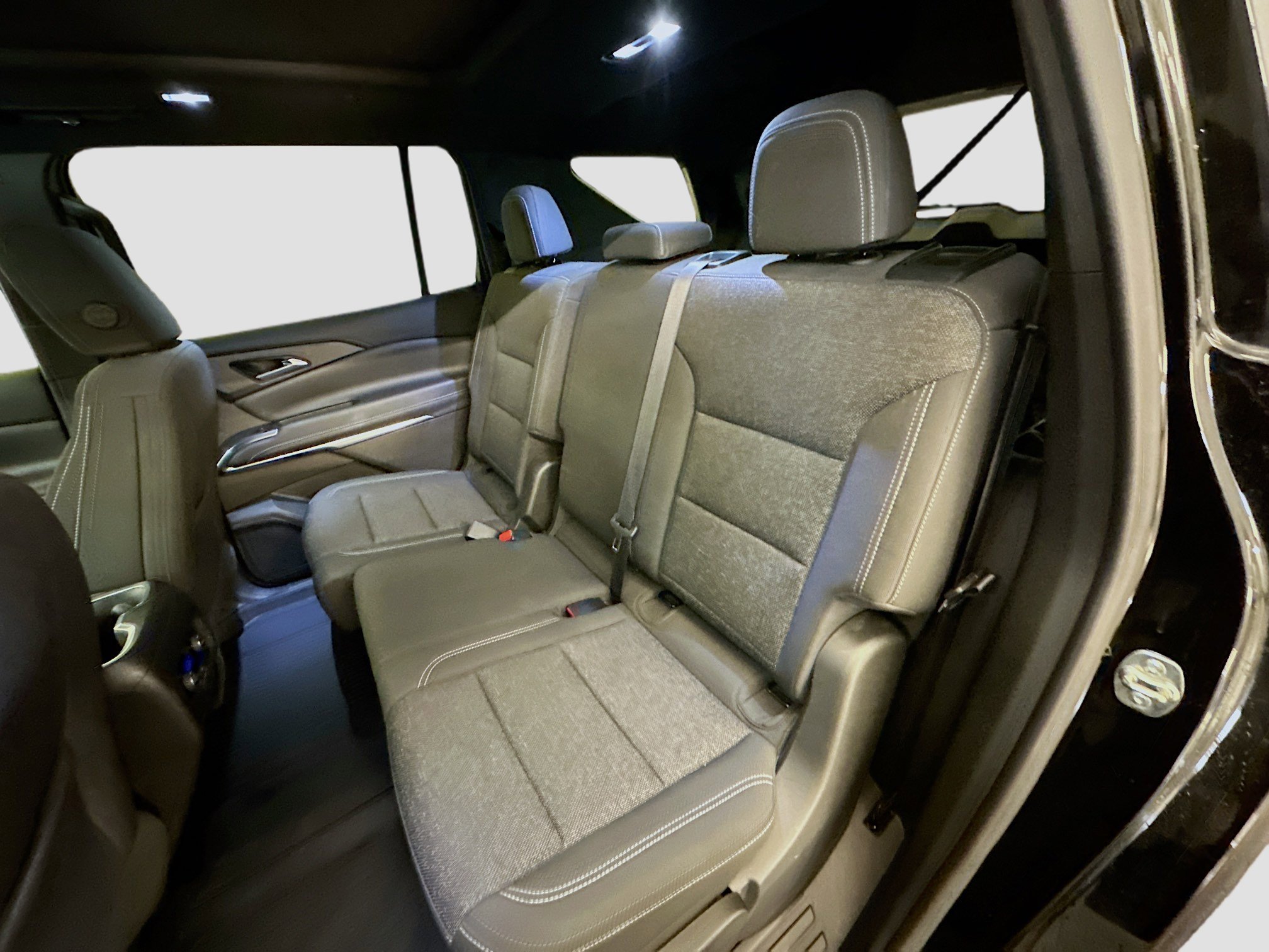 Used 2025 Chevrolet Traverse LT w/ Sun and Wheel Package image 30