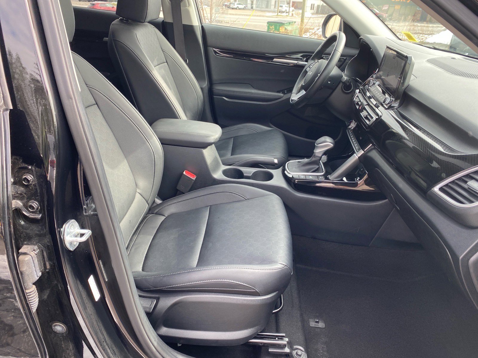 Certified 2023 Kia Seltos EX image 28