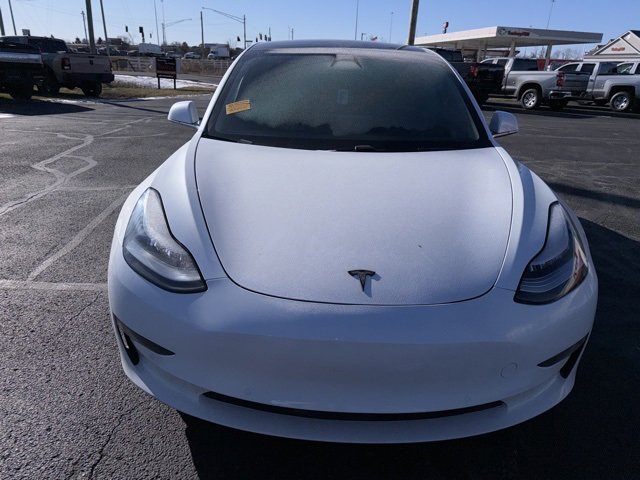 Used 2019 Tesla Model 3 Standard Range image 2
