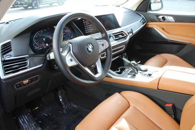 Used 2022 BMW X7 xDrive40i w/ Premium Package AWD/4WD image 3