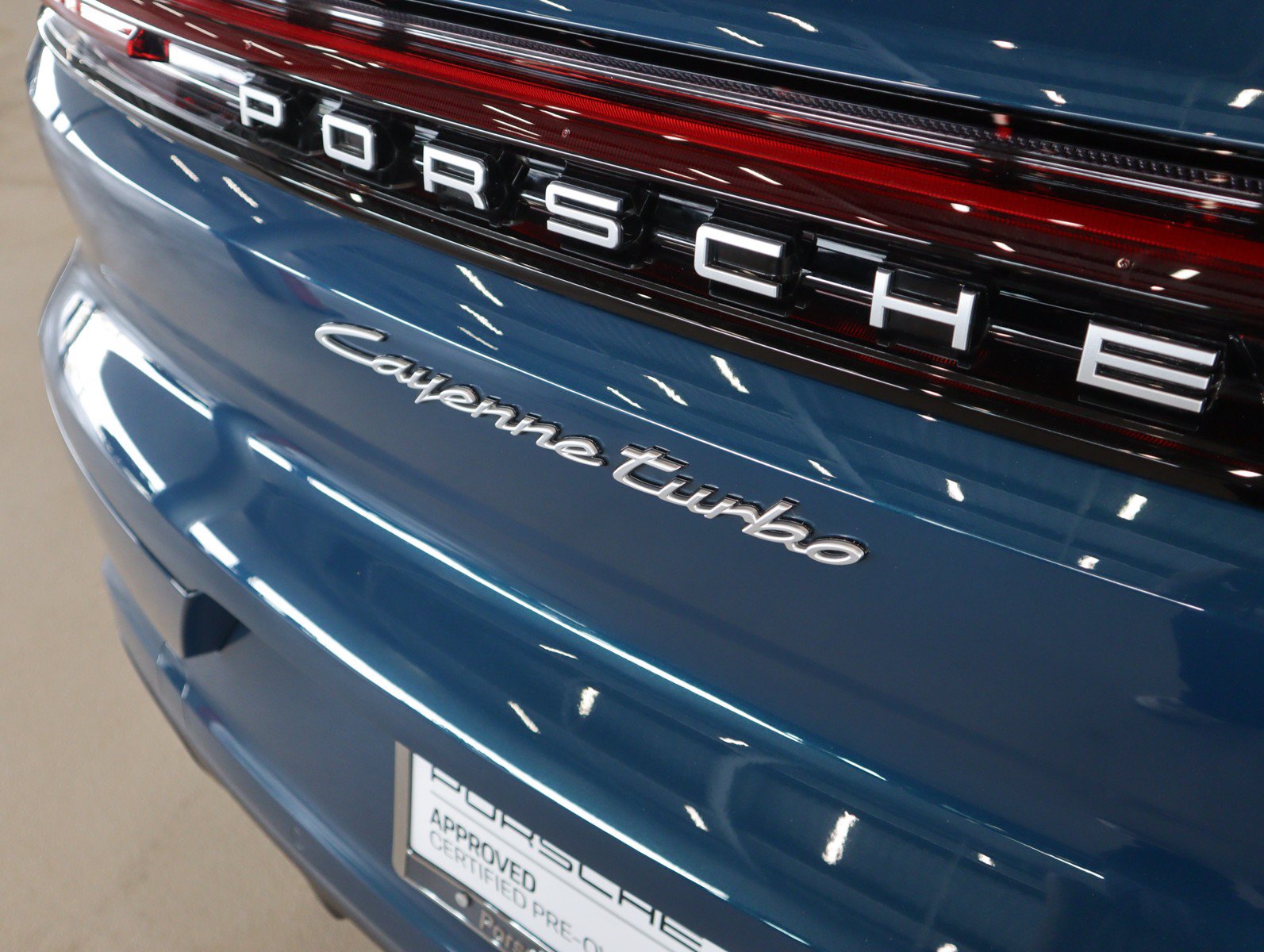 Certified 2024 Porsche Cayenne Turbo AWD/4WD image 27