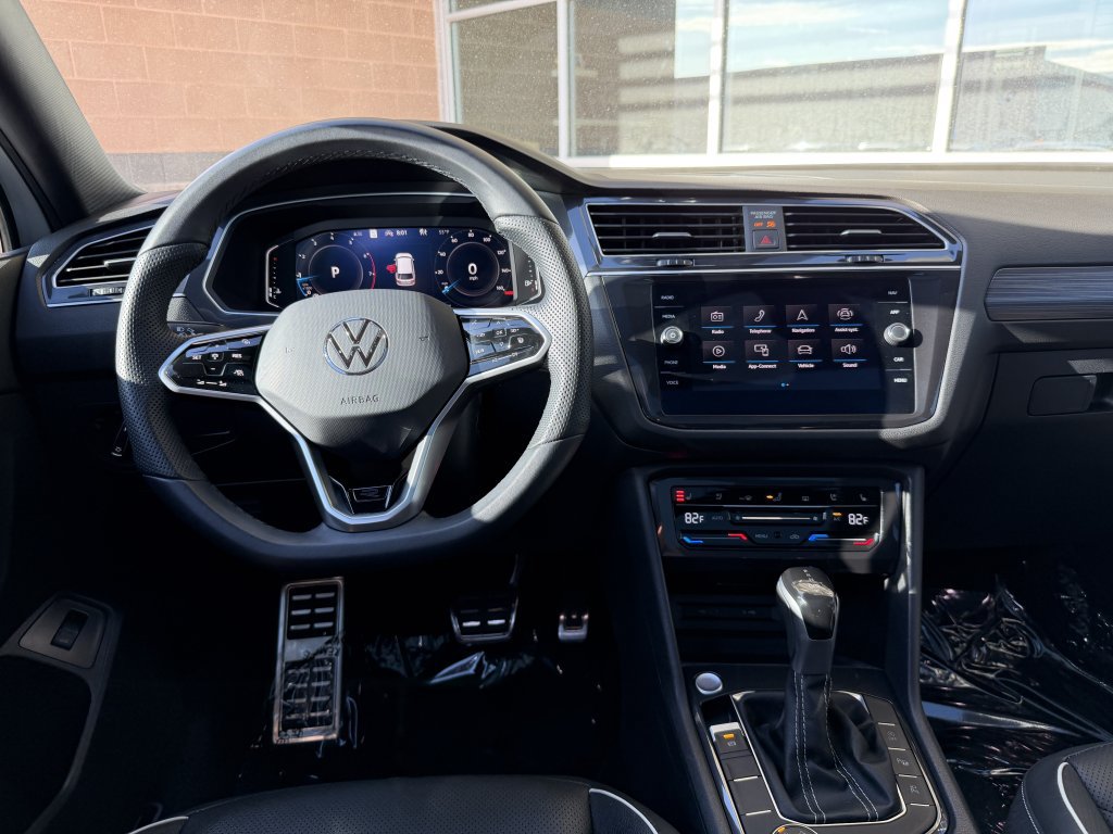 Used 2024 Volkswagen Tiguan SEL R-Line AWD/4WD image 16